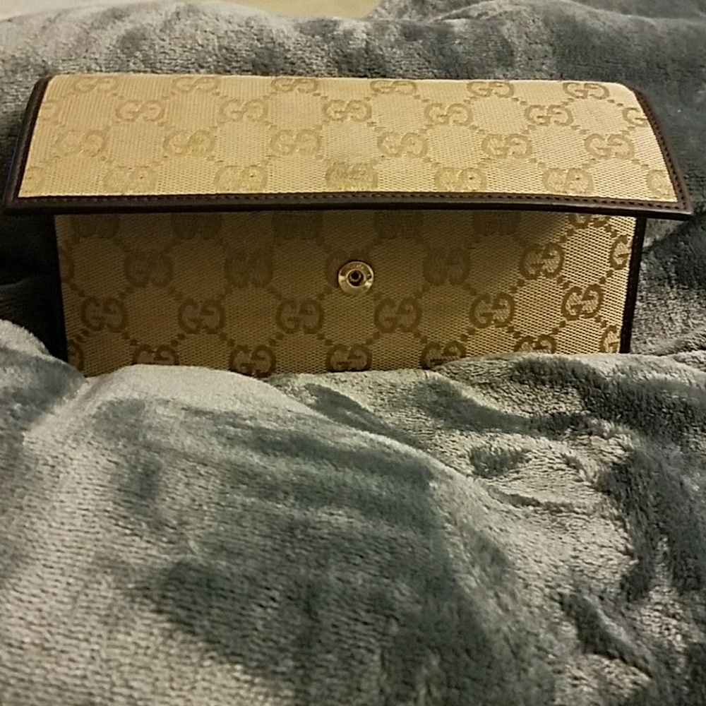 Authentic Gucci wallet